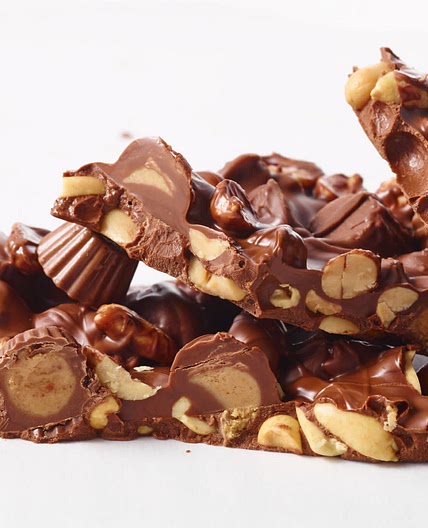 HERSHEY'S Chocolate Peanut Butter Cup Bark