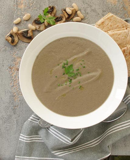 Mushroom and Cannellini bean soup