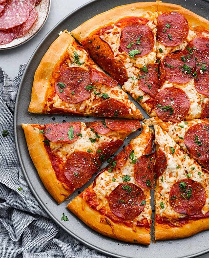 Salami Pizza