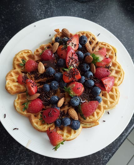 335 basis - protein freezer waffles - 40.5P 27.4C 7.8F