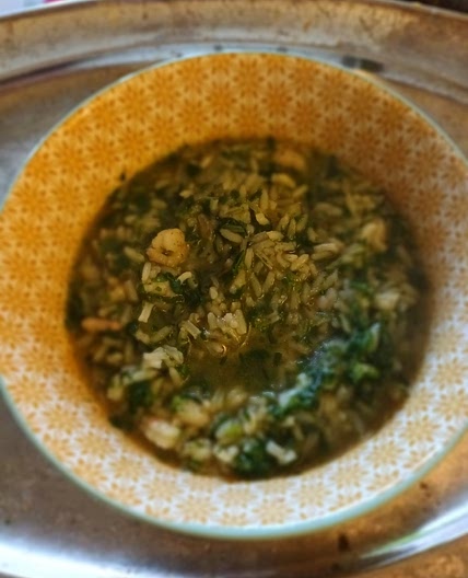 arroz con langostinos y espinacas
