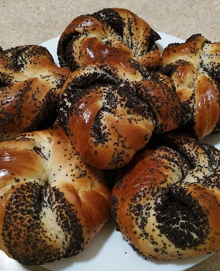 Булочки с маком