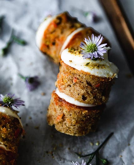 Carrot cake and frosting