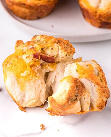 Cheddar Bacon Ranch Pull-Apart Rolls