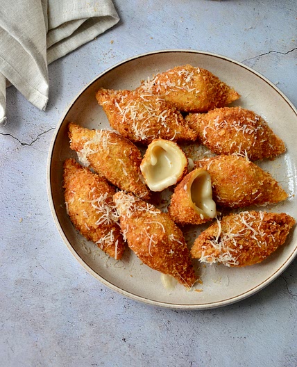 Crispy stuffed pasta shells