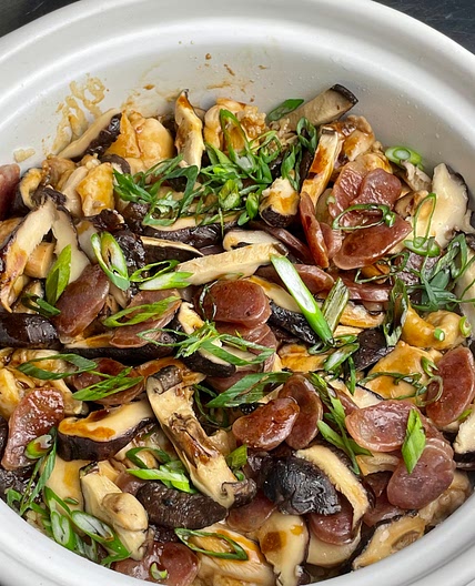 Chicken Clay Pot Rice (Bo Zai Fan)
