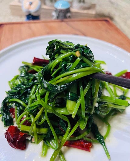 Water Spinach Stir Fry 蒜蓉空心菜