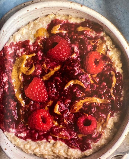 Oat & Guinea peanut butter & jelly porridge