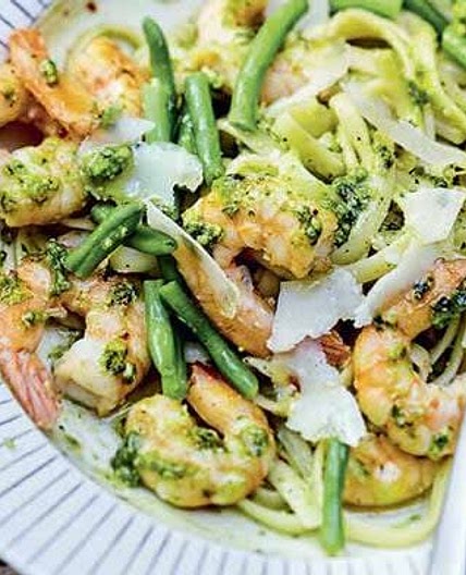 Linguine au pesto, crevettes et haricots verts