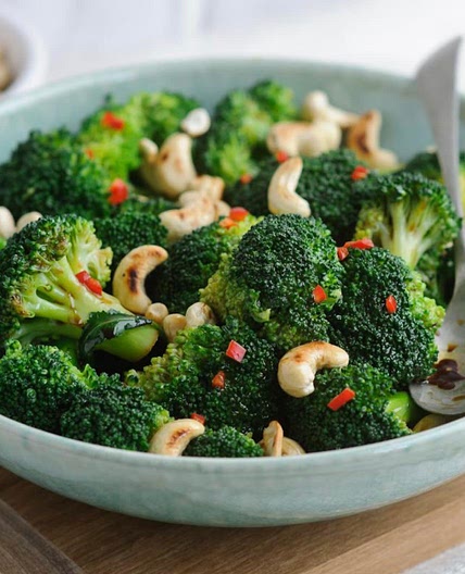 Chilli broccoli salad