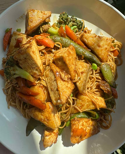 Tofu Veggie Stir Fry with Noodles 