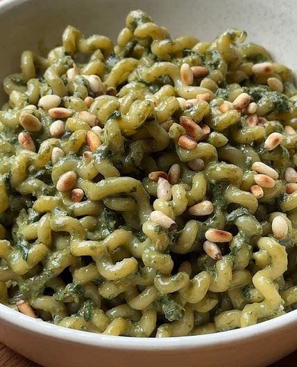 Glossy Authentic Vegan Pesto Pasta with Curly Pasta (Viral)