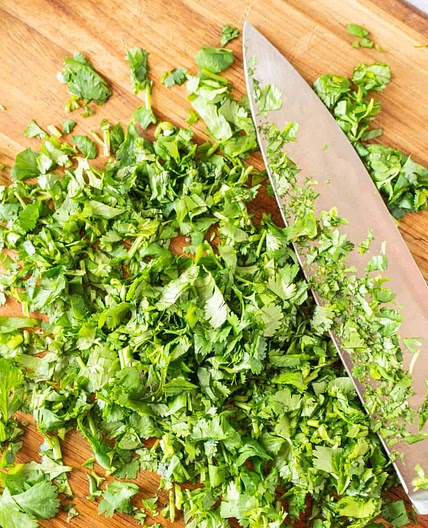 How to cut cilantro?