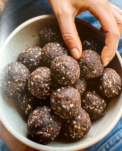 Quinoa and cacao power balls