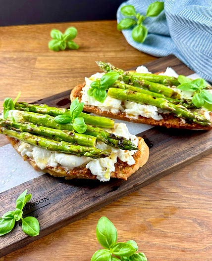 Asparagus and Mozzarella Toast