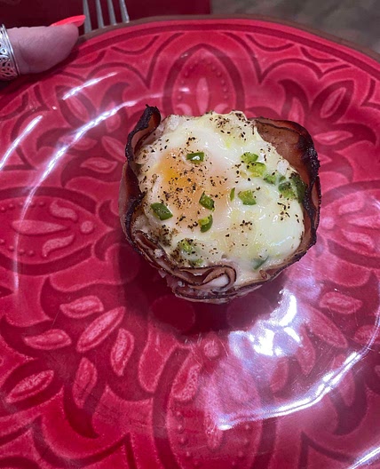 Baked ham and egg