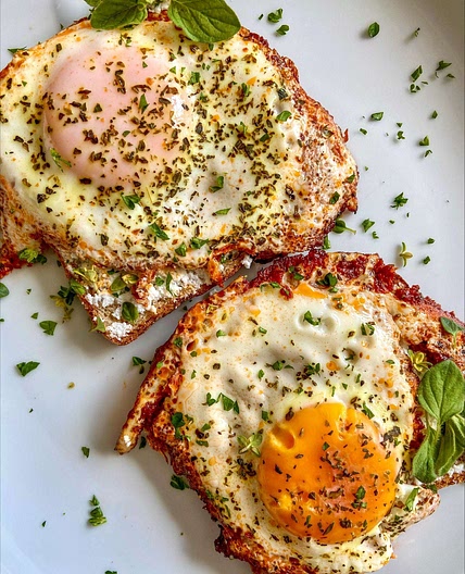 Sun Dried Tomato Pesto Egg Toast
