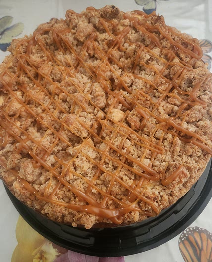 Apple crumb cheesecake