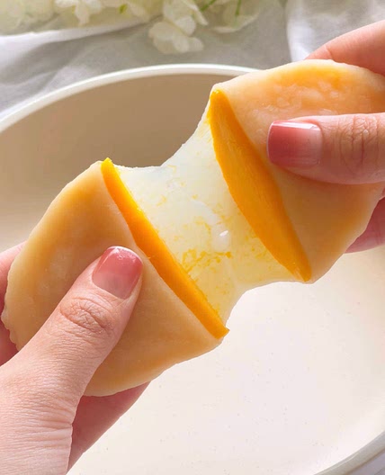 Coconut Mango Mochi 