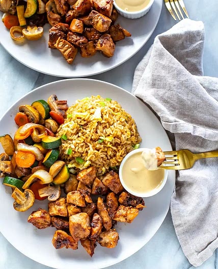 Hibachi Chicken & VeggieHibachi chicken  1 lb chicken breasts, diced 1 tbsp sesame oil 2 tbsp soy sauce 2 tbsp hoisin sauce 4 cl