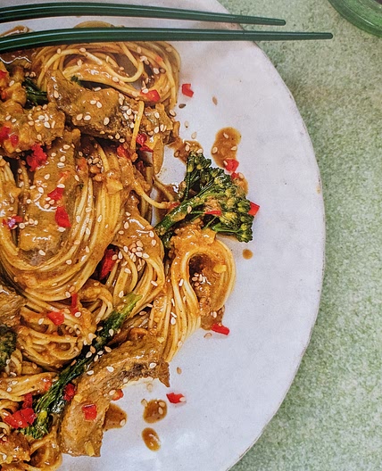 BEEF NOODLES WITH PEANUT SAUCE
