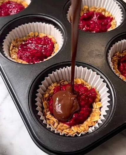 NO BAKE OATMEAL RASPBERRY CUPS by