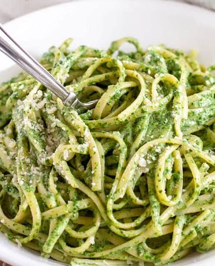 Green pasta sauce