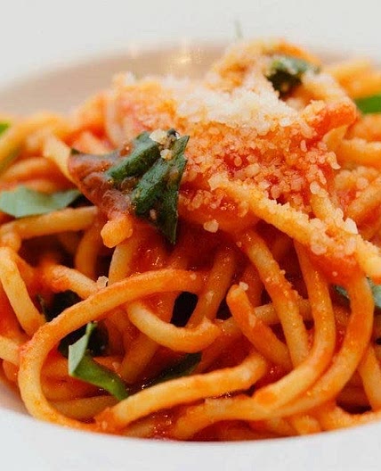 MAMA DEPANDI'S BUCATINI POMODORO