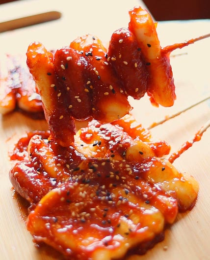 Tteok-Kkochi (Korean Rice Cake Skewers)