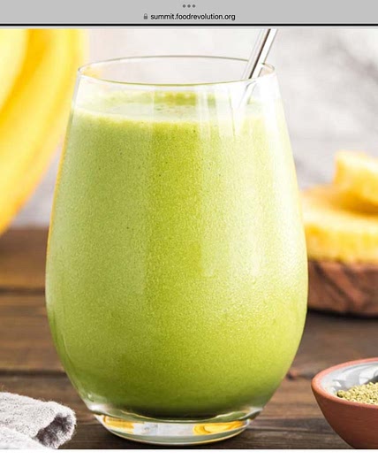 Pineapple Matcha Rise 'N Shine Smoothie