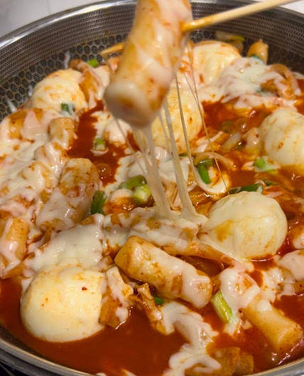 Spicy Korean rice cakes - tteobokki 