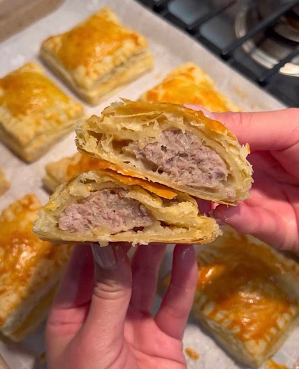 Vietnamese savory & flaky meat pies - Pate Chaud