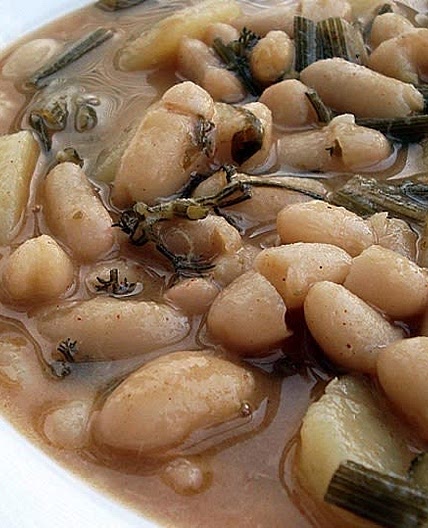 Guiso rápido de alubias con hinojos