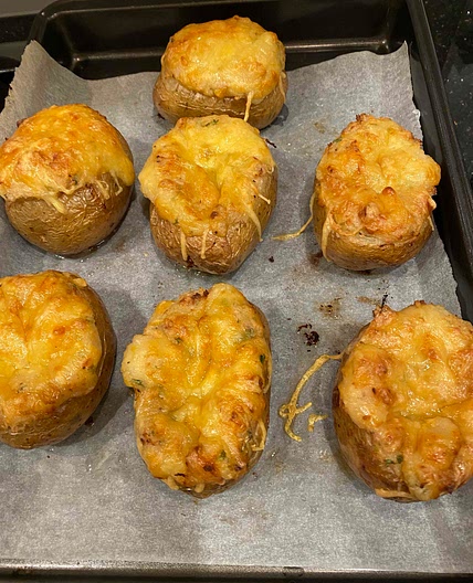 Baked stuffed potatoes 
