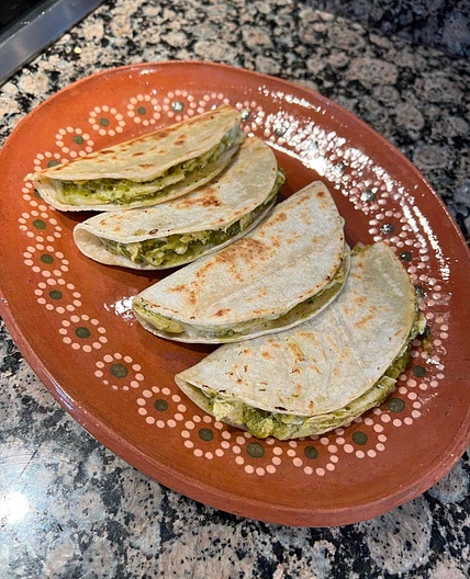 TACOS DE POLLO EN SALSA VERDE