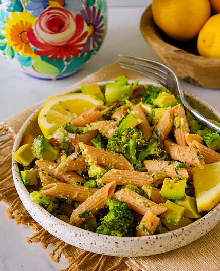 LOW WASTE Broccoli Avocado Pasta with lemon garlic sauce