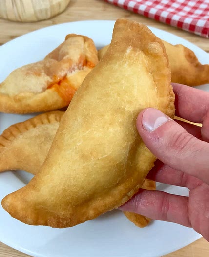 PANZEROTTI (Tomato and Mozzarella)