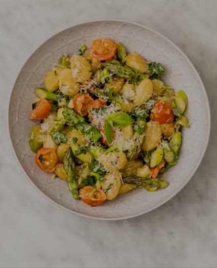Gnocchi-Pfanne mit grünem Spargel