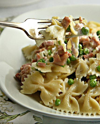 Creamy Pasta with Ham and Peas