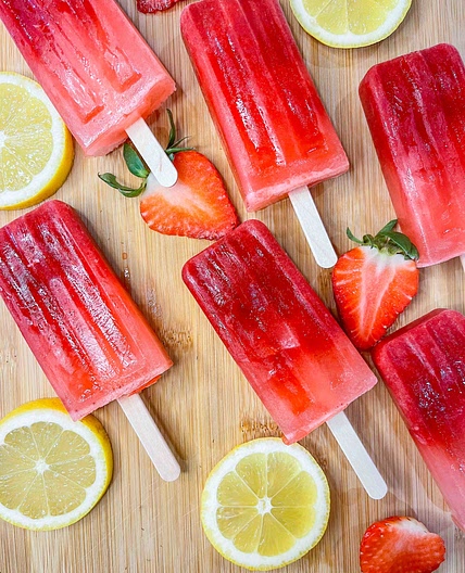 Strawberry lemonade popsicles 
