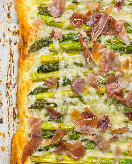 Asparagus prosciutto tart 