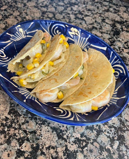 TACOS DE CAMARÓNES Y RAJAS EN CREMA