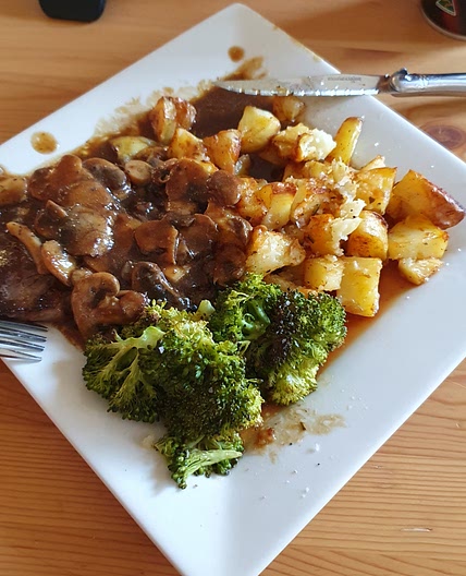 Steaks & Tates