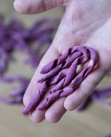 ITALIANO - Fusilli fatti a mano con broccoli e salciccia