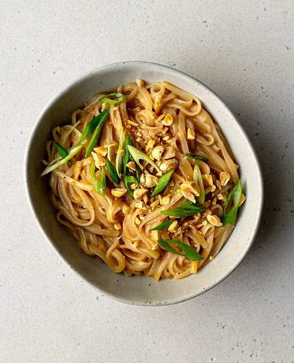 Easy 15-Minute Rice Noodles with Peanut Sauce