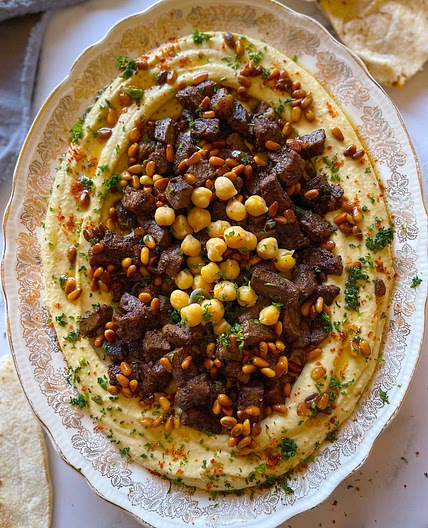 Hummus with Beef (Hummus bil Lahmeh)