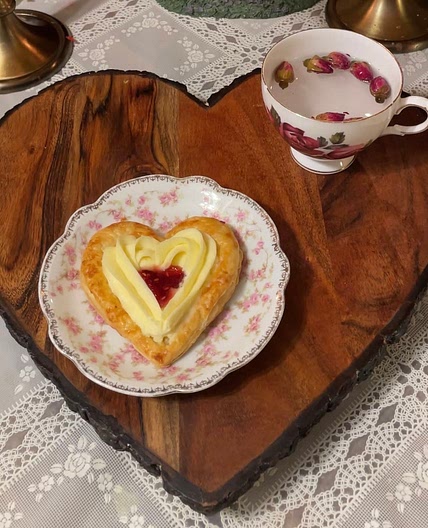 Heart shaped puff pastry recipe 🖤