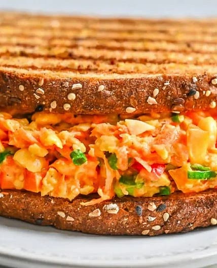 Carrot & Lettuce Fried Sandwich