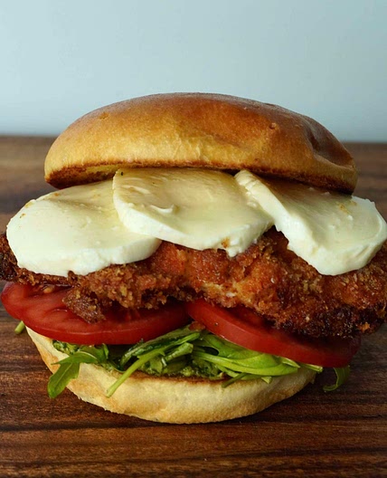 Chicken pesto burger