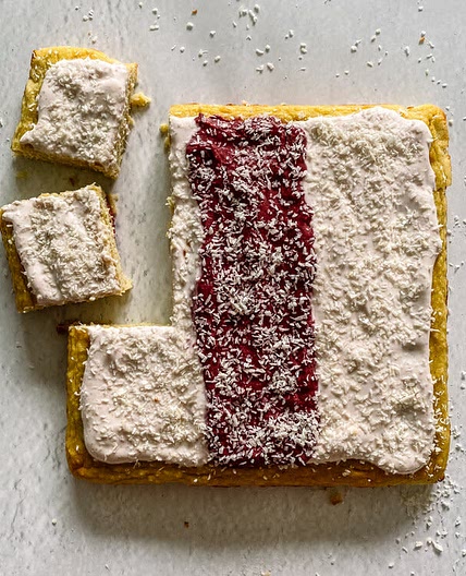 Iced Vovo Cake *Moist Coconut Cake*
